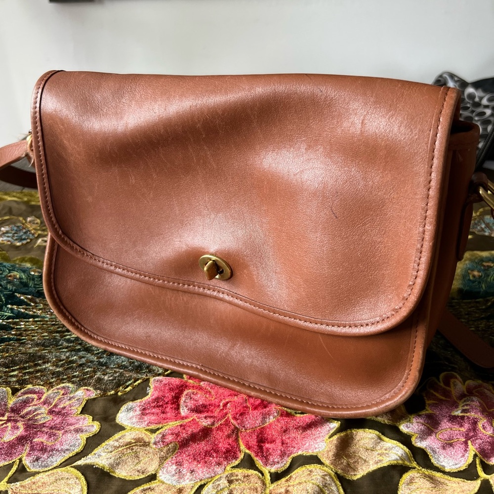 Vintage Coach City Bag Tan Leather Crossbody